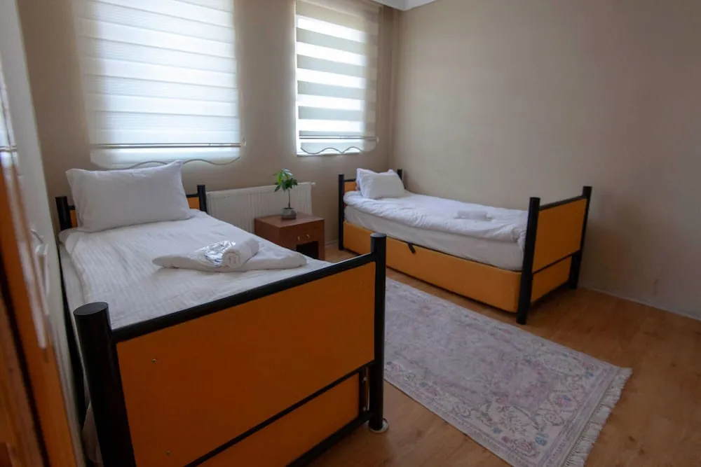 Family Tek Büyük Yataklı Oda