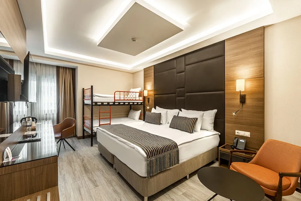 Family Oda, Sigara İçilmez (1 King Bed & 1 Bunk Bed)