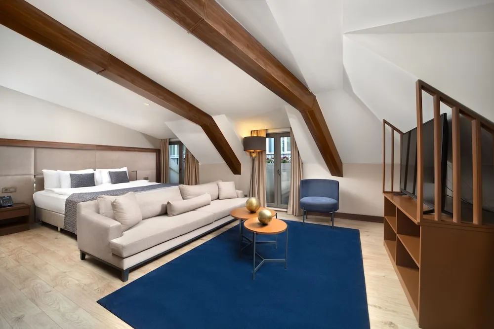 Prestige Suit,1 Cift Kisilik Yatak ve Cekyat,Sigara Icilmez