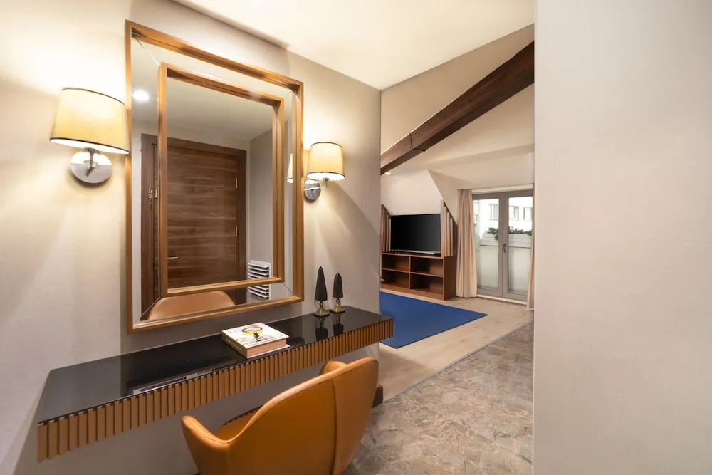 Prestige Suit,1 Cift Kisilik Yatak ve Cekyat,Sigara Icilmez