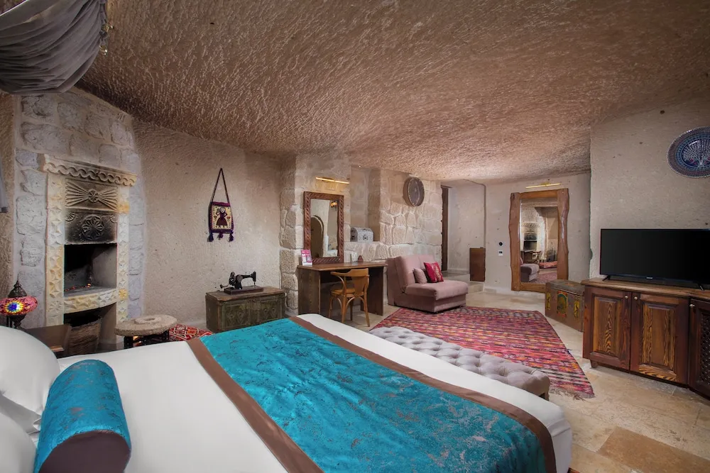 King Cave Suite - 303