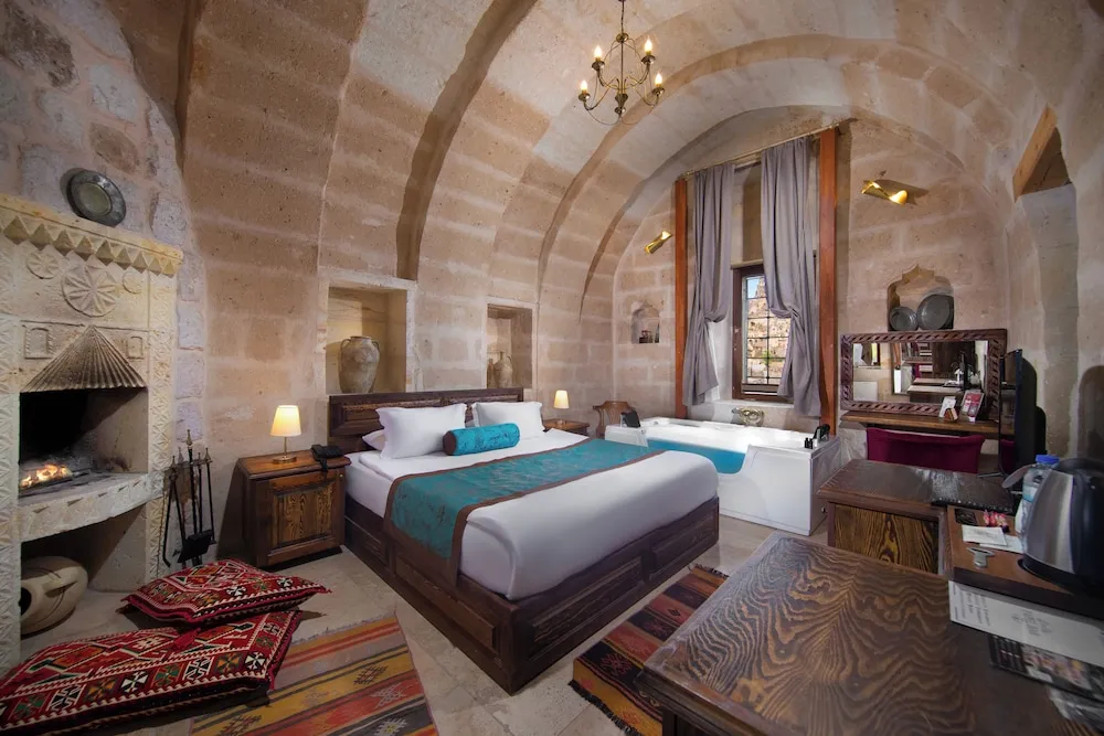 Deluxe Vintage Suite - 201