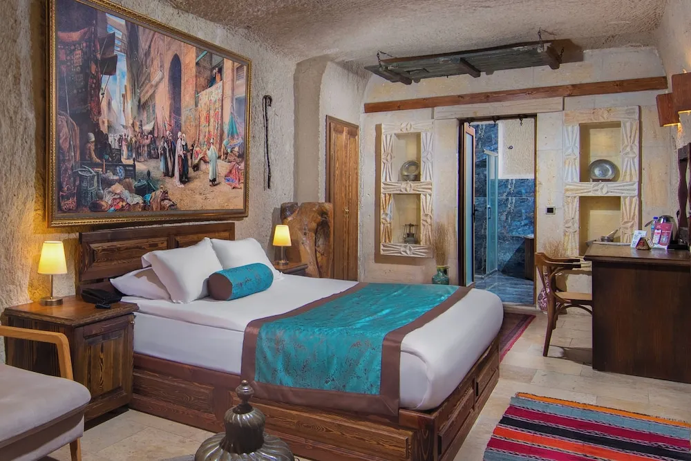 Deluxe Arch Suite - 102