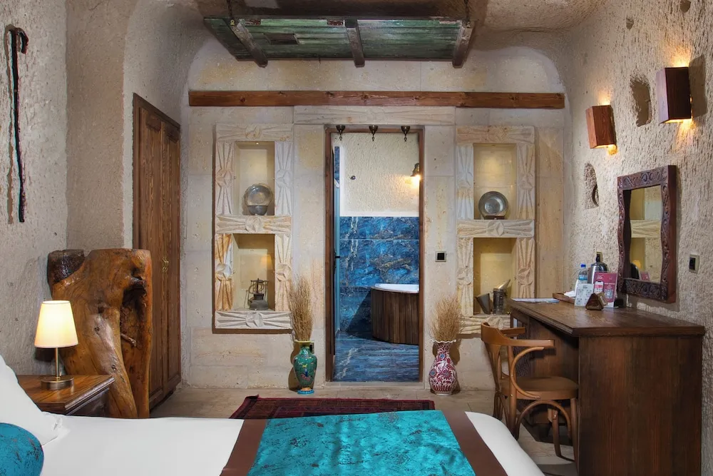 Deluxe Arch Suite - 102