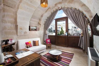 Cappa Via Cave Hotel