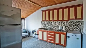 Kahraman Apart
