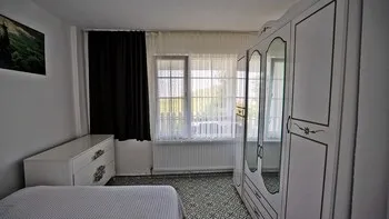 Kahraman Apart