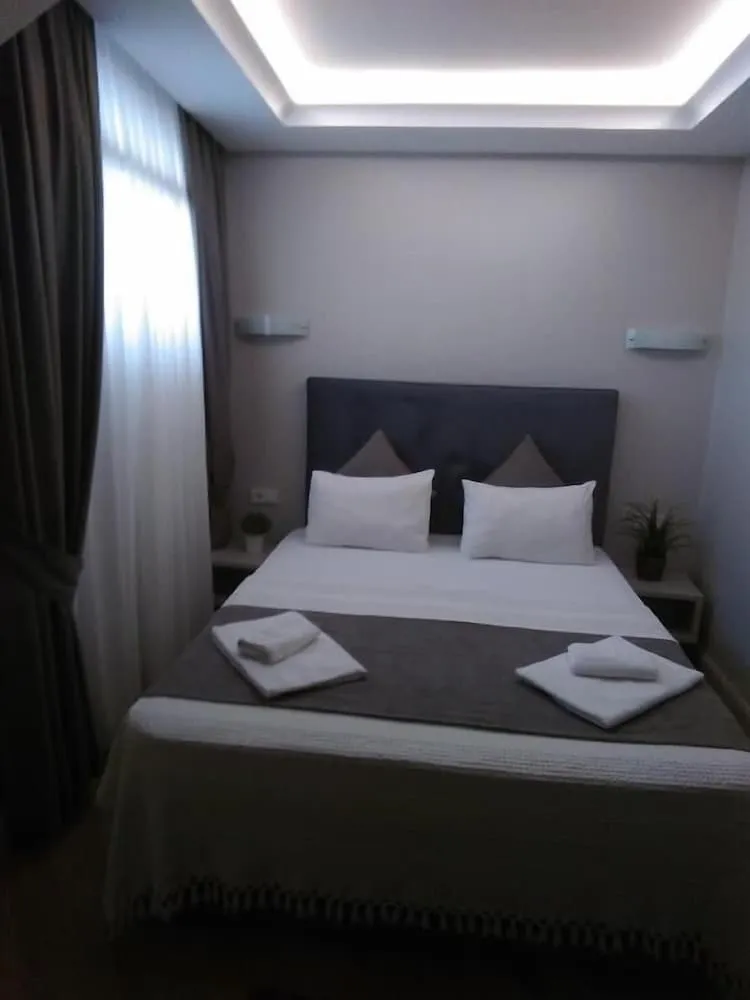 City Oda, 1 Büyük (Queen) Boy Yatak, Sigara İçilmez, Şehir Manzaralı