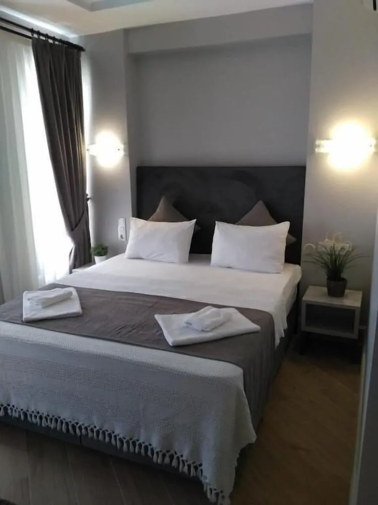 Standard Oda, 1 Büyük (Queen) Boy Yatak, Şehir Manzaralı