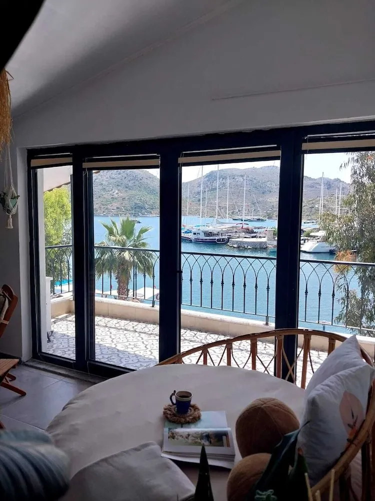 Panoramic Apart Daire, Deniz Manzaralı, Denize Sıfır