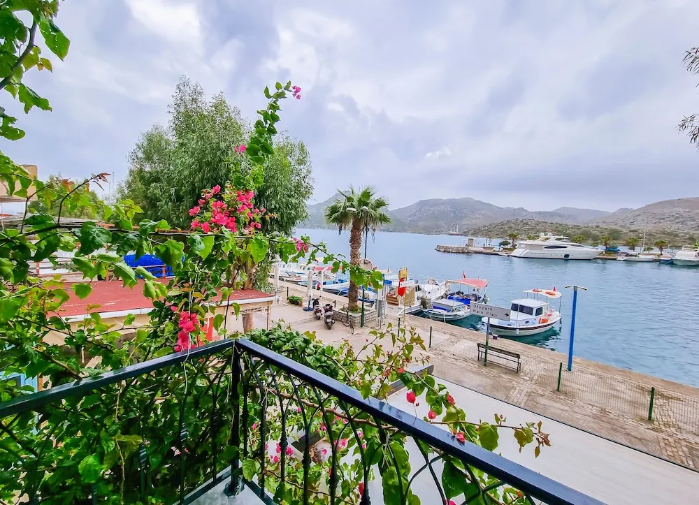 Panoramic Apart Daire, Deniz Manzaralı, Denize Sıfır