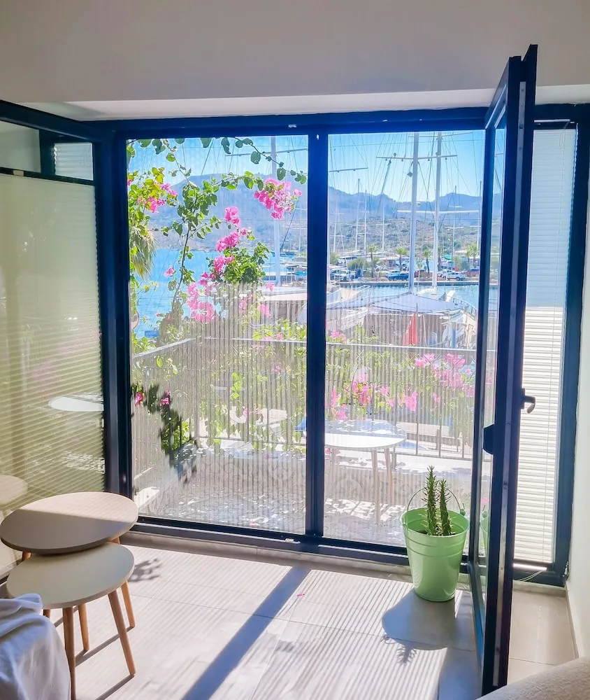 Panoramic Apart Daire, Deniz Manzaralı, Denize Sıfır