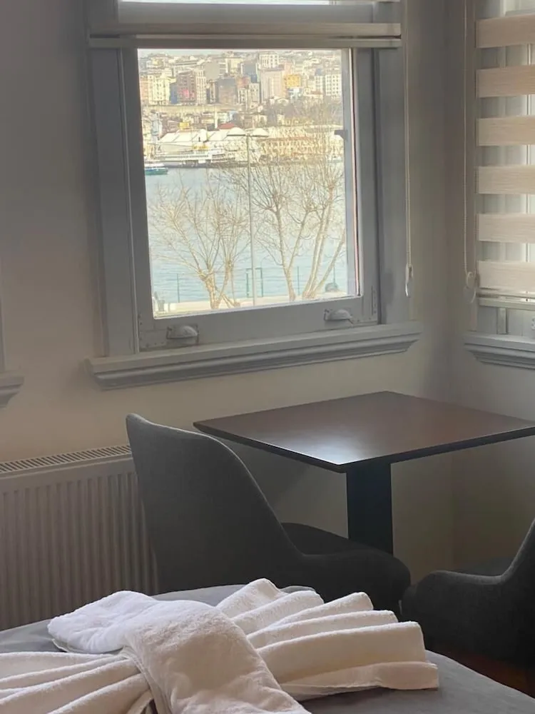Deluxe Dört Kişilik Oda