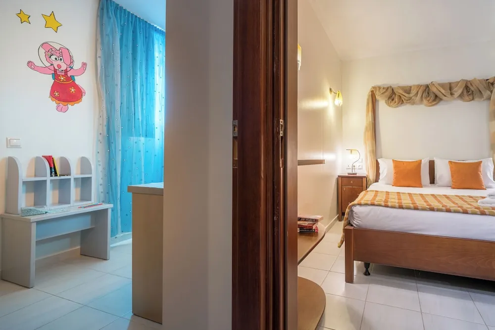 Space Family Suite with Jacuzzi Bath