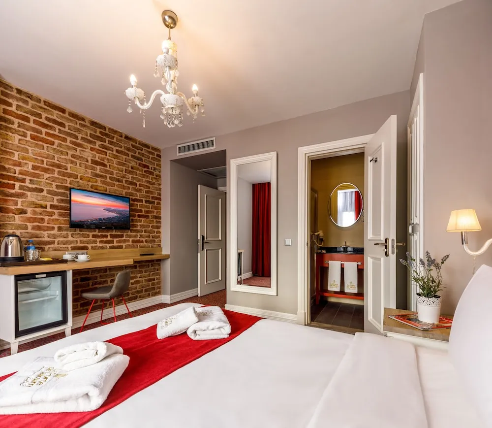 Comfort Tek Büyük Yataklı Oda