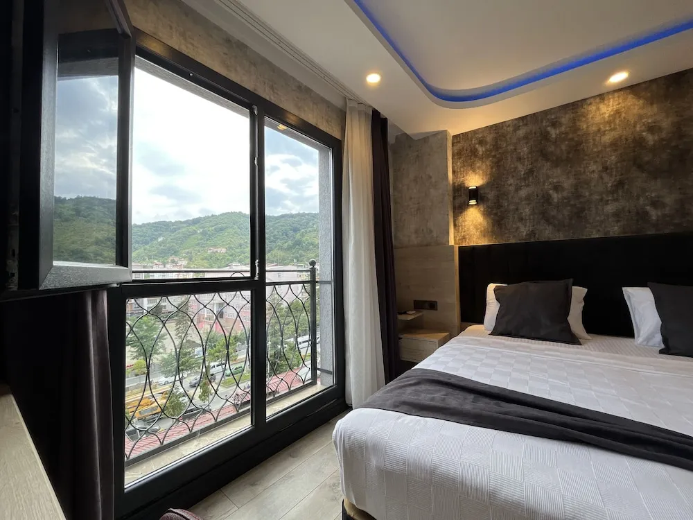 Comfort Tek Büyük veya İki Ayrı Yataklı Oda