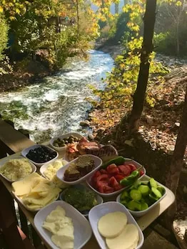 Şahin Pansiyon Kapuzbaşı