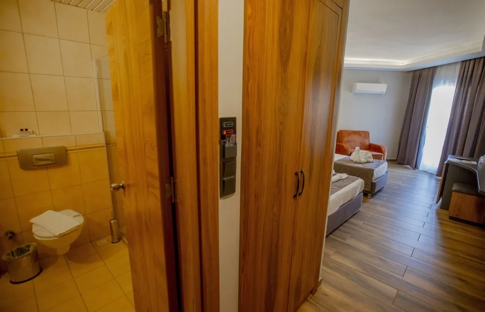 Standard Oda, Havuz Manzaralı