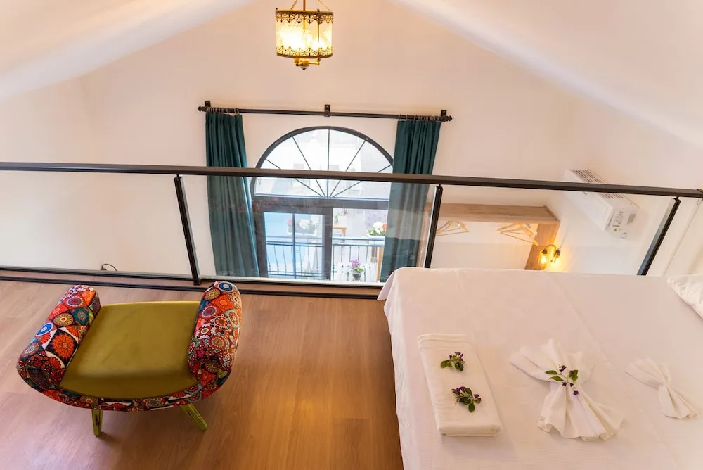 Deluxe Dört Kişilik Oda