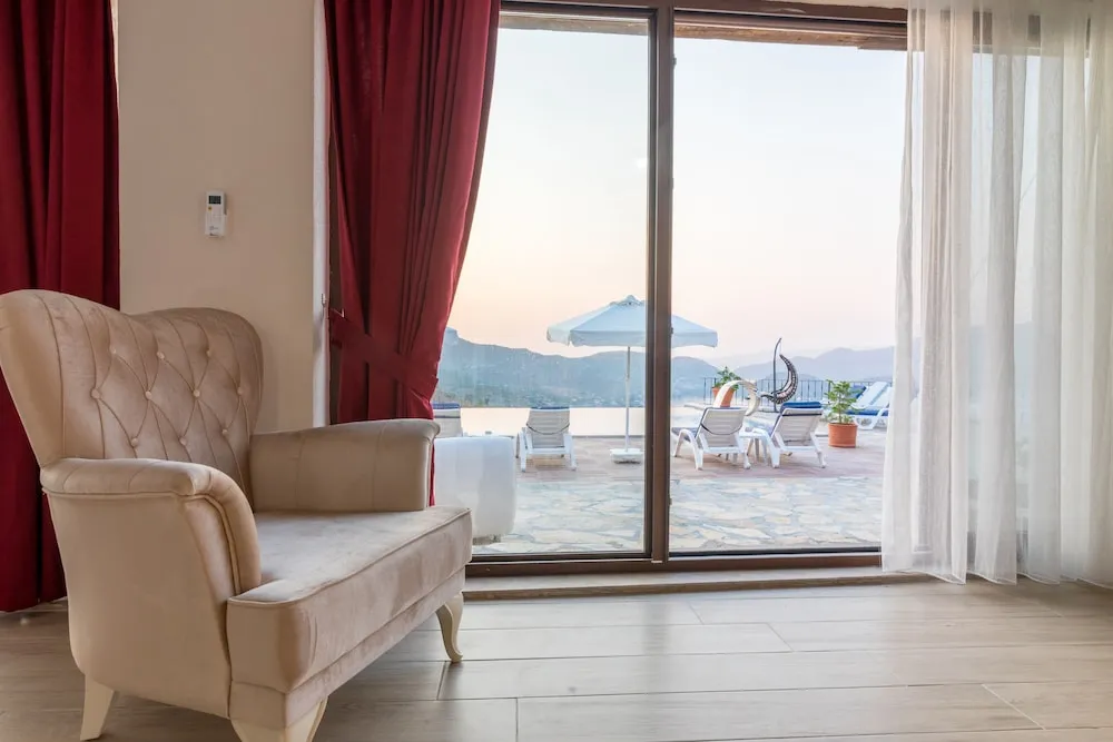 Romantic Tek Büyük Yataklı Oda