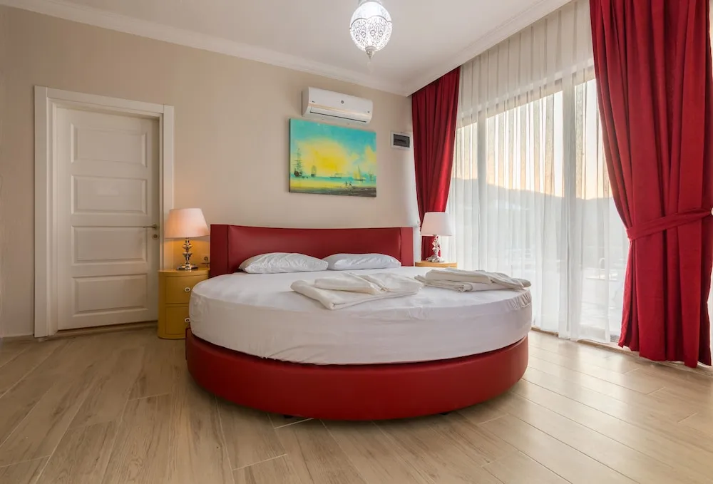 Romantic Tek Büyük Yataklı Oda