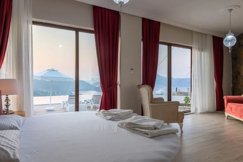 Romantic Tek Büyük Yataklı Oda