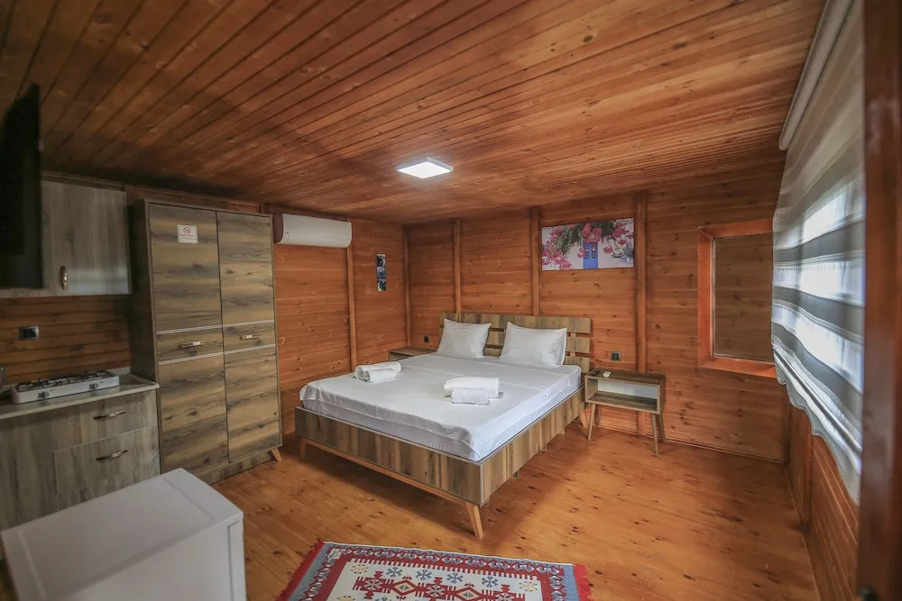 KING BUNGALOW