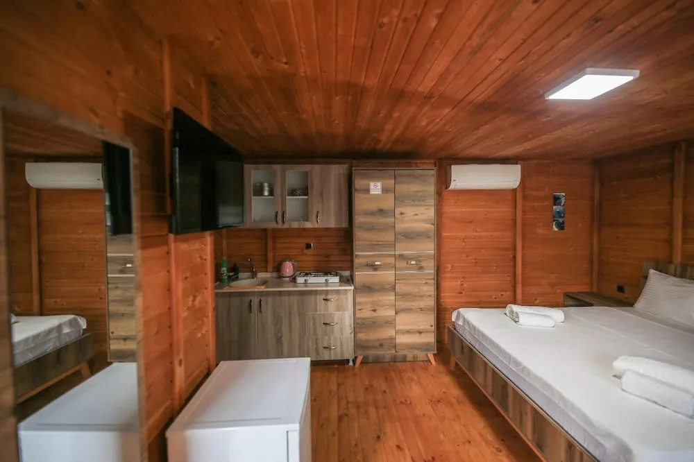 KING BUNGALOW