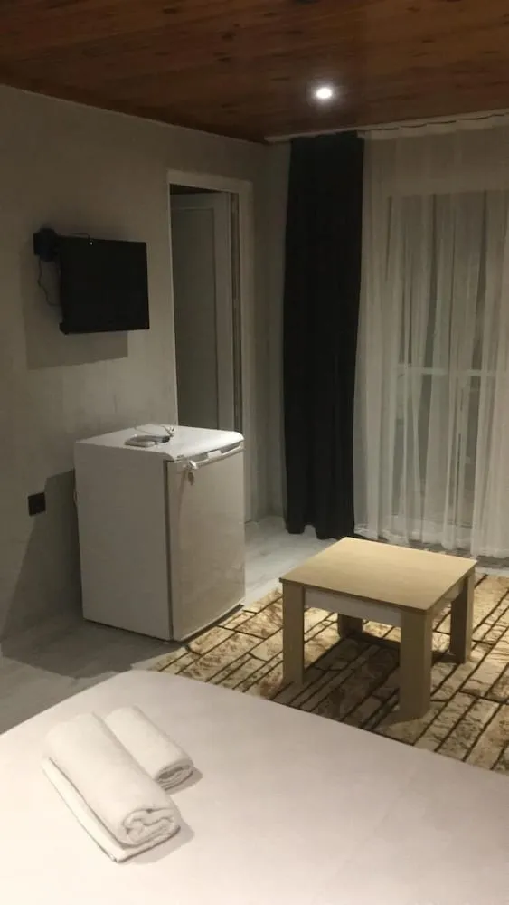 DENIZ ROOM