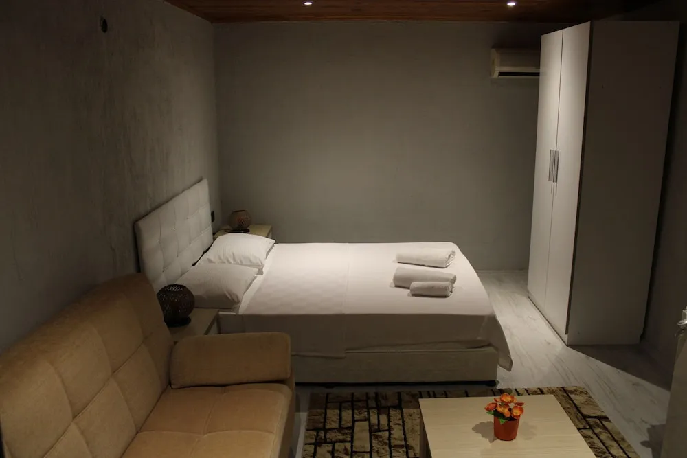DENIZ ROOM