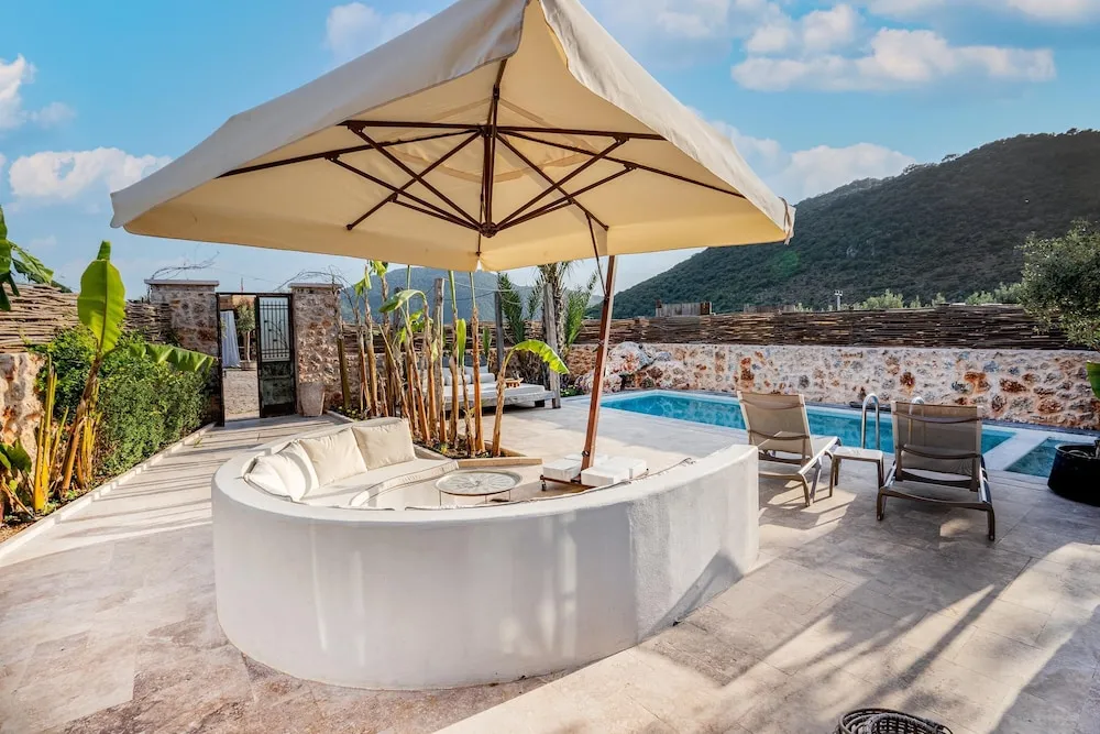 Villa Adonis