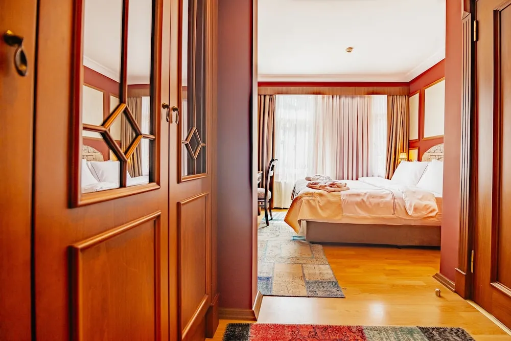 Deluxe Tek Büyük Yataklı Oda