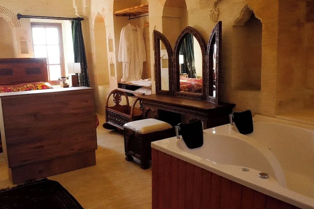 Deluxe Tek Büyük Yataklı Oda, Özel Banyo, Şehir Manzaralı