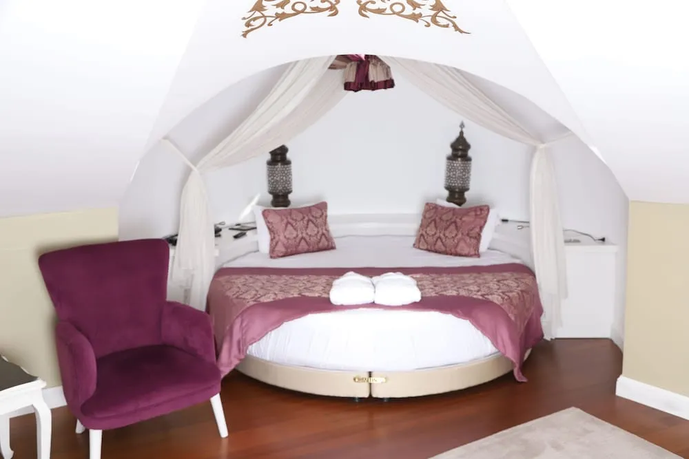 Deluxe King Suite