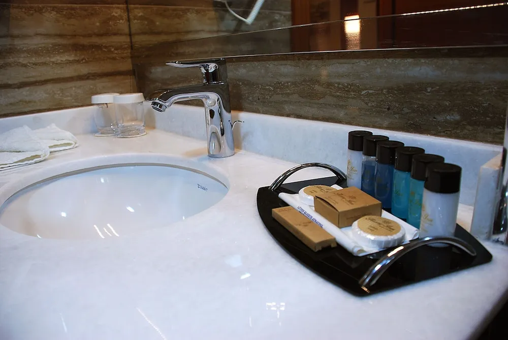 Deluxe King Suite