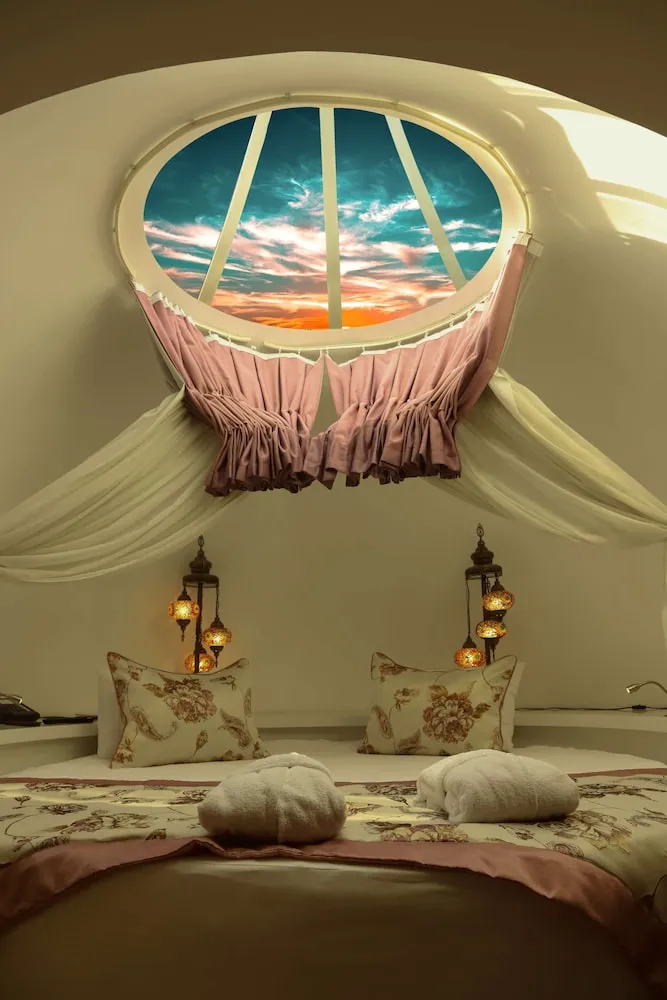 Deluxe King Suite