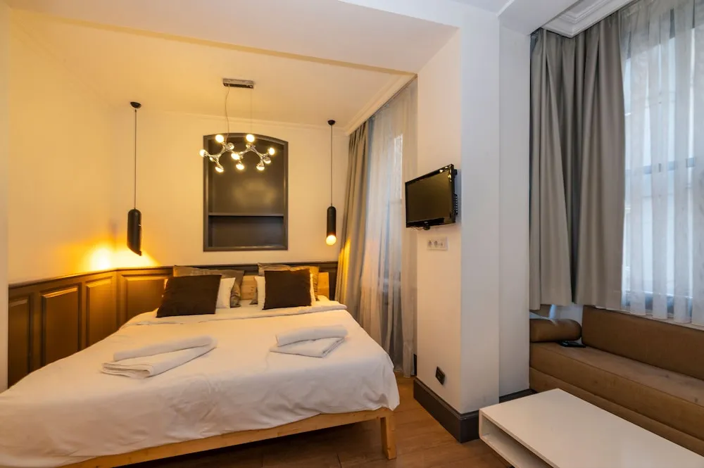 Deluxe Tek Büyük Yataklı Oda