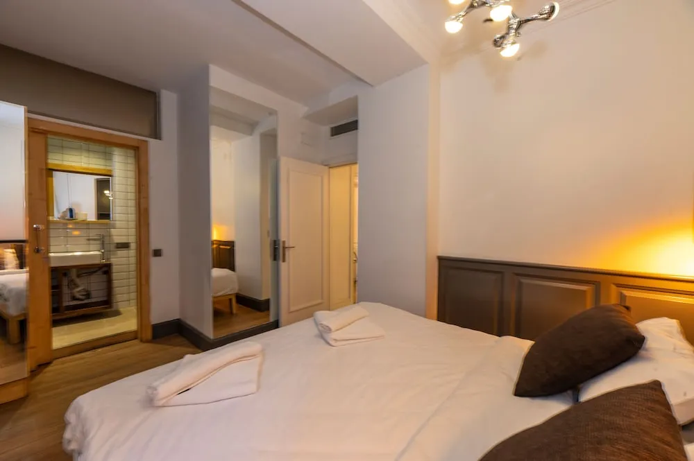 Deluxe Tek Büyük Yataklı Oda