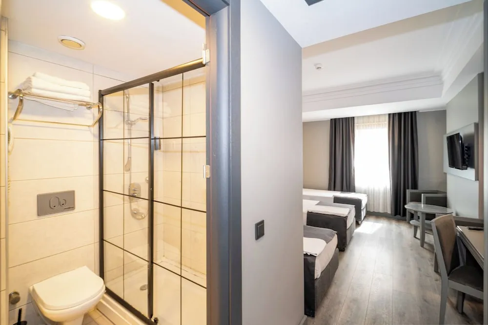 Standard Üç Kişilik Oda