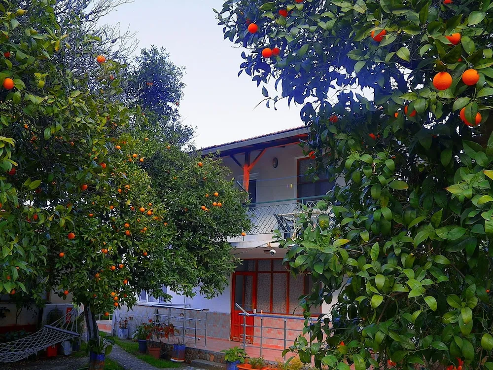 Konaklama yerinin ön cephesi