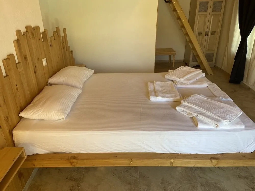 Comfort Üç Kişilik Oda, Avlu Manzaralı, Asma Kat