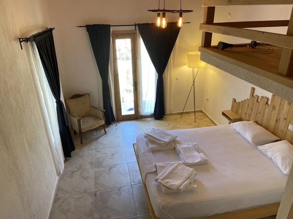 Comfort Üç Kişilik Oda, Avlu Manzaralı, Asma Kat
