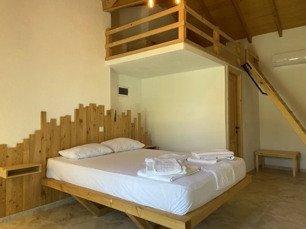 Comfort Üç Kişilik Oda, Avlu Manzaralı, Asma Kat