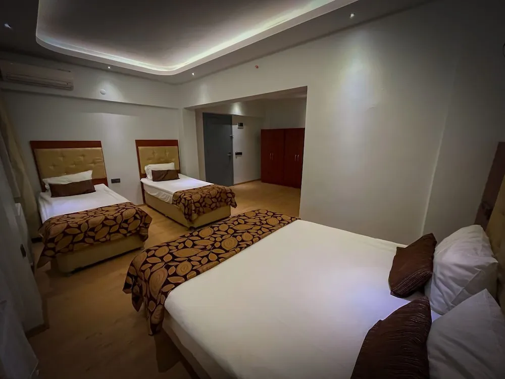 Comfort Oda, Birden Çok Yatak, Şehir Manzaralı