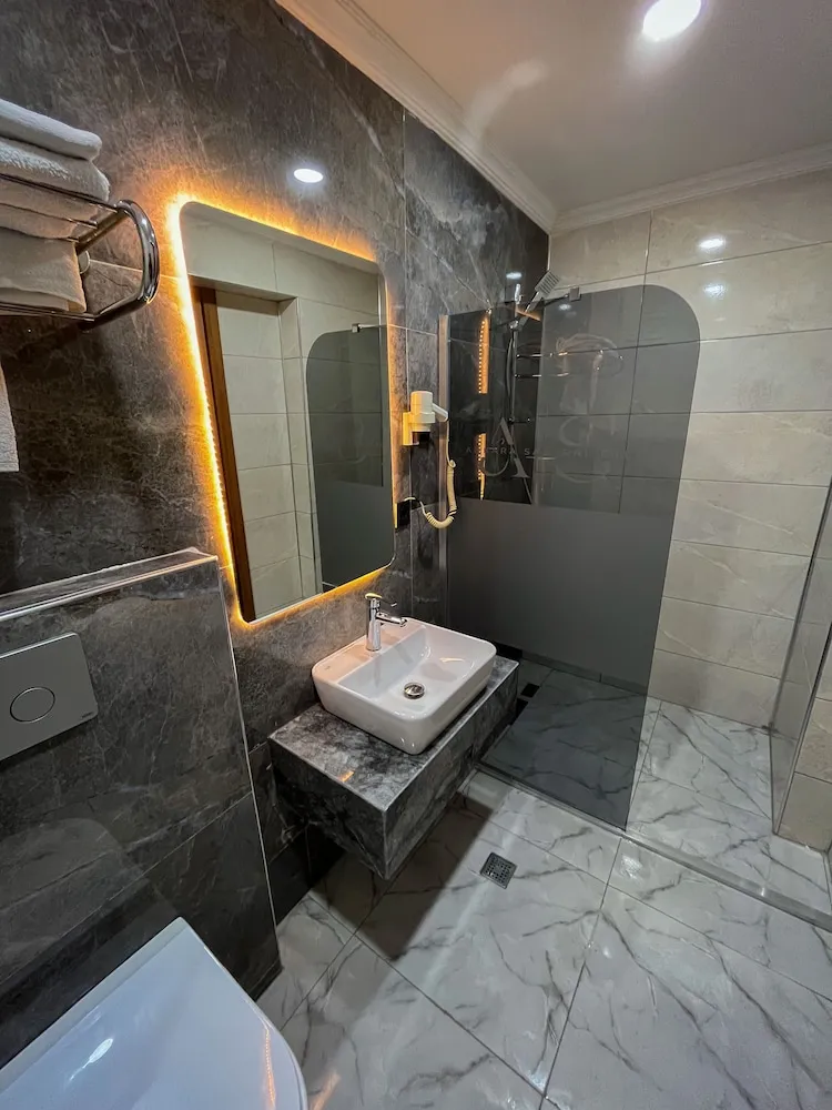 Basic Oda, 2 Tek Kişilik Yatak, Şehir Manzaralı
