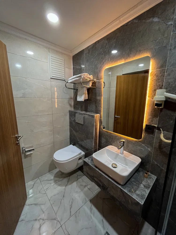 Basic Oda, 2 Tek Kişilik Yatak, Şehir Manzaralı