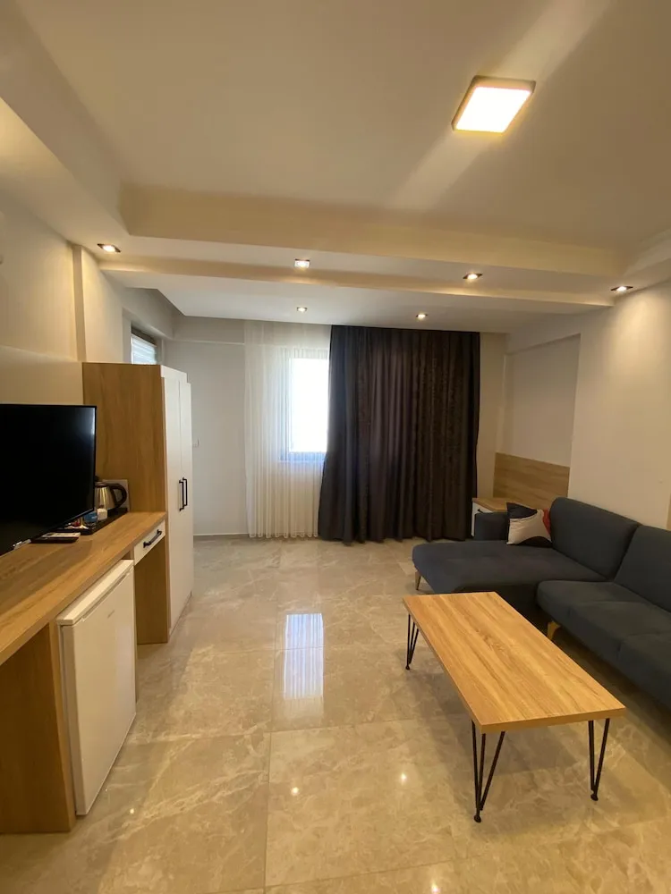 Family Oda, Avlu Manzaralı