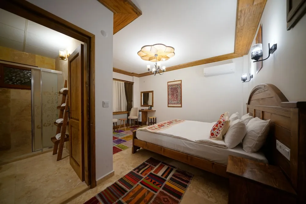 Comfort Tek Büyük Yataklı Oda, 1 Büyük (Queen) Boy Yatak ve Çekyat, Sigara İçilmez