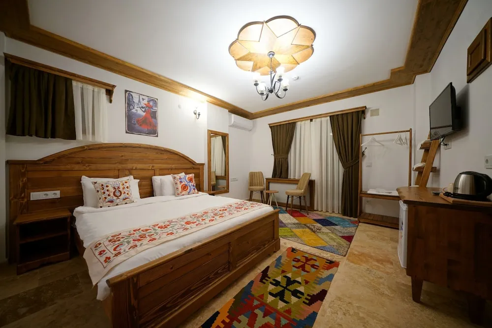 Comfort Tek Büyük Yataklı Oda, 1 Büyük (Queen) Boy Yatak ve Çekyat, Sigara İçilmez