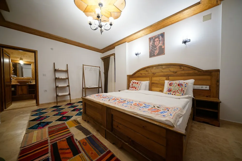 Comfort Tek Büyük Yataklı Oda, 1 Büyük (Queen) Boy Yatak ve Çekyat, Sigara İçilmez